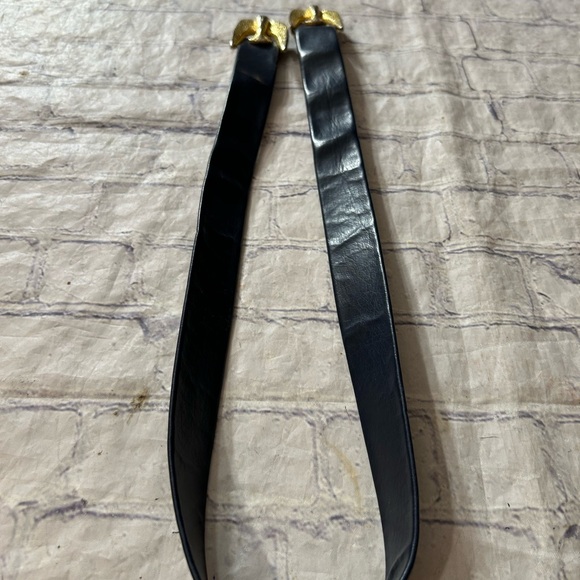 VINTAGE (1973) GOLD TONE TEXTURED DOVES BUCKLE REMOVABLE ON INK NAVY STRAP - Picture 3 of 11